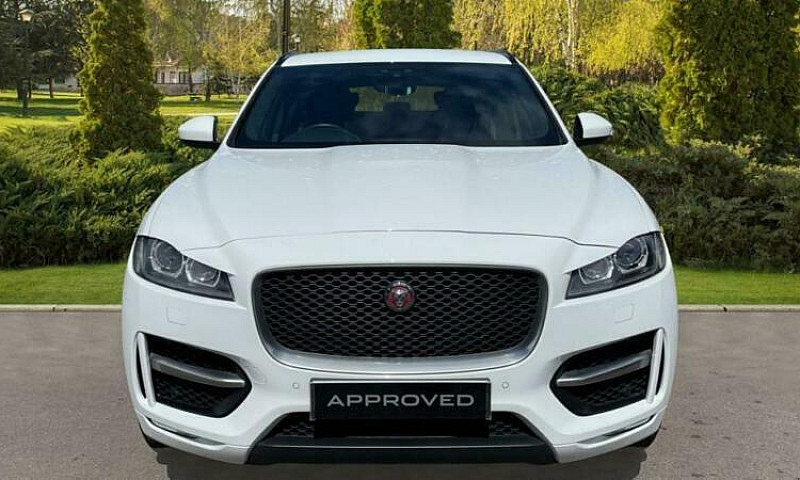 2019 Jaguar F-Pace 2...