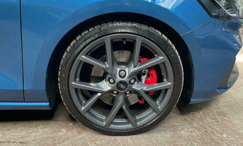 2020 Ford Focus St 2...