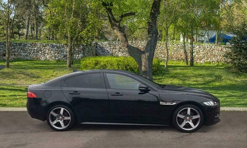 2017 Jaguar Xe 2.0D ...