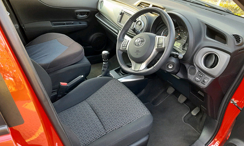 Toyota Yaris 2014...