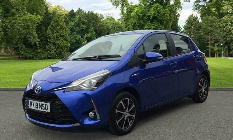 2019 Toyota Yaris Hy...