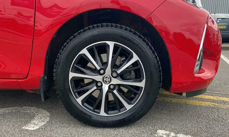 2019 Toyota Yaris 1....
