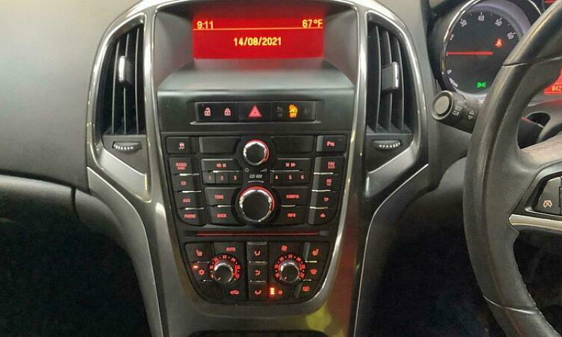 2013 Vauxhall Astra ...
