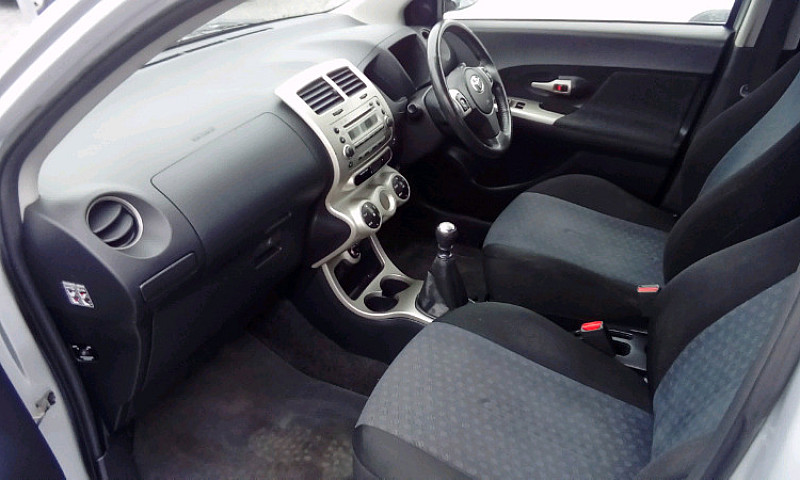 09 Toyota Urban Crui...