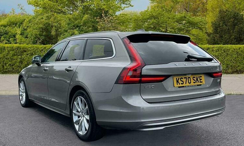 2020 Volvo V90 Momen...