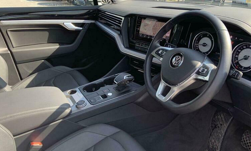 2019 Volkswagen Toua...