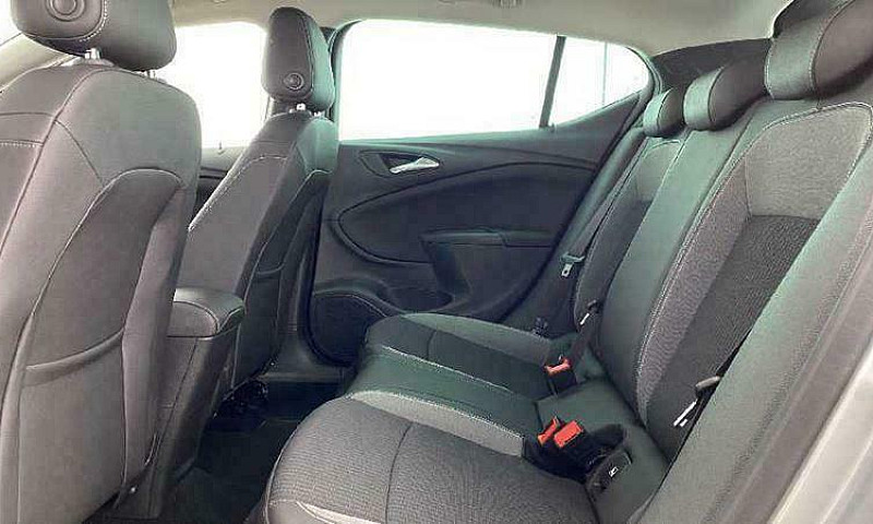 2021 Vauxhall Astra ...