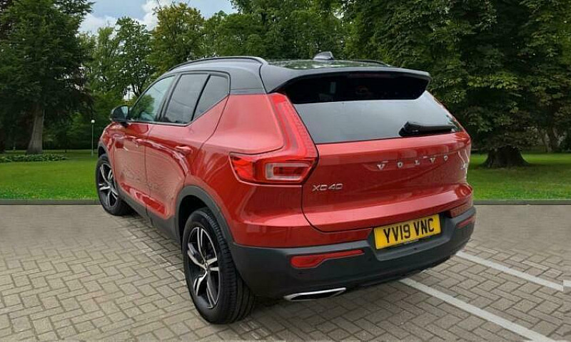 Volvo Xc40 D4 R Desi...