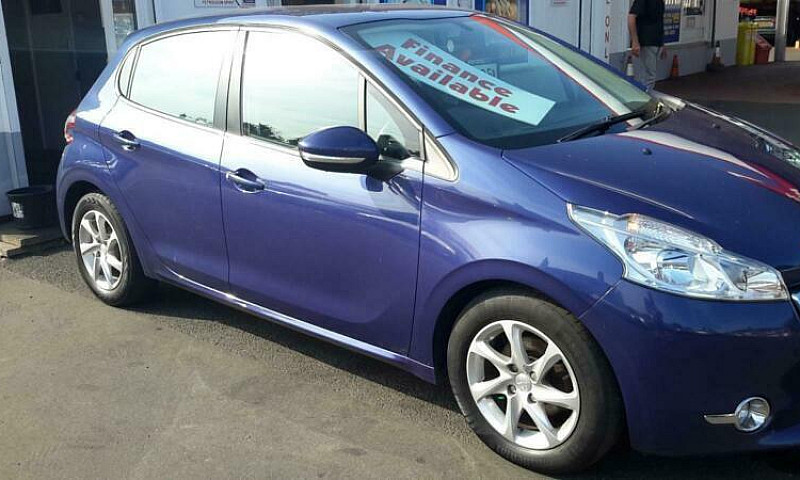 2014 Peugeot 208 1.4...