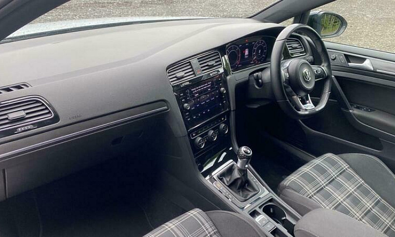 2017 Volkswagen Golf...