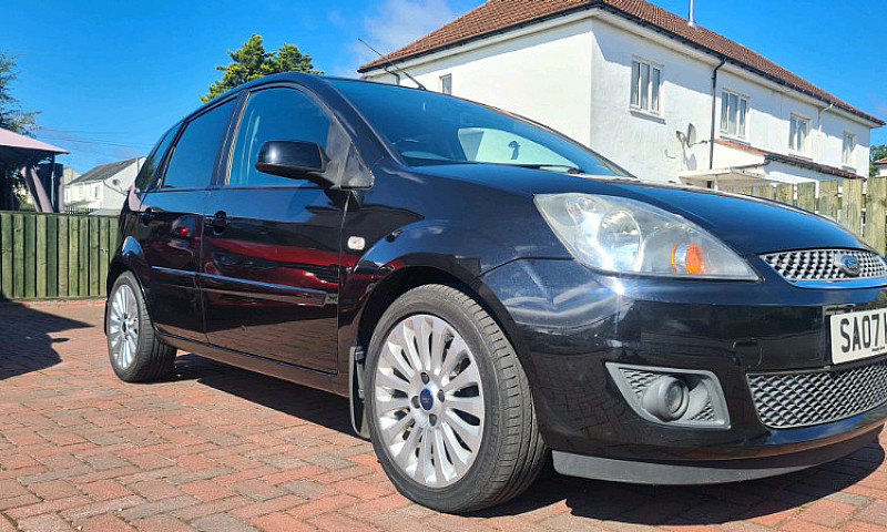 Ford Fiesta Ghia 1.4...