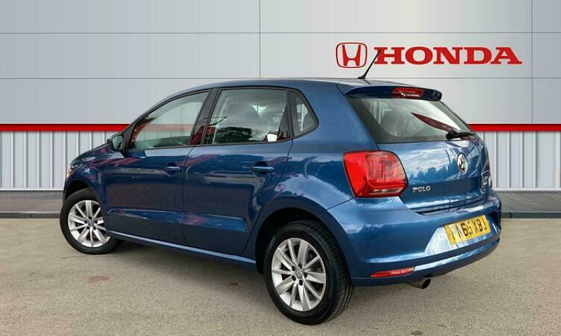 2015 Volkswagen Polo...