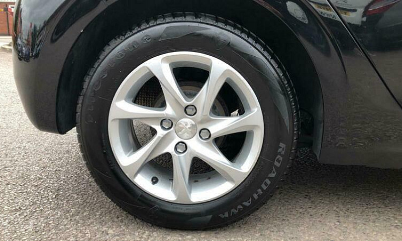 2017 Peugeot 208 1.2...