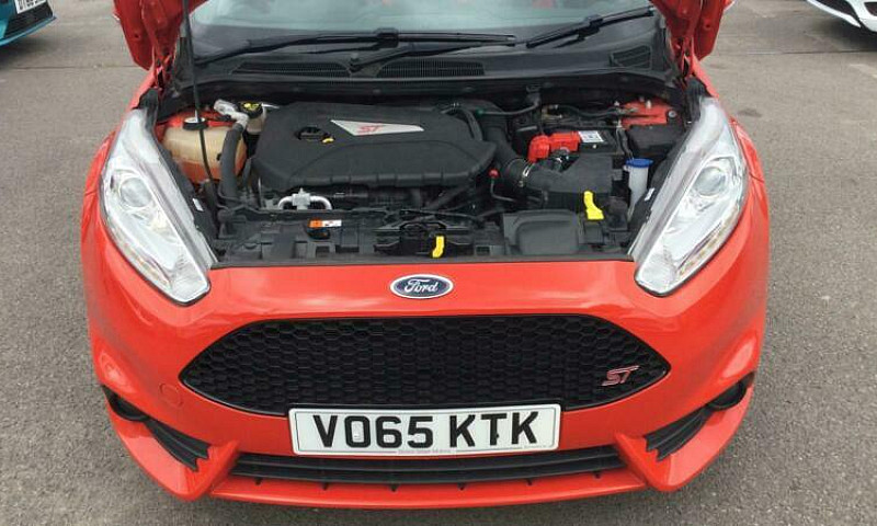 2015 Ford Fiesta St ...