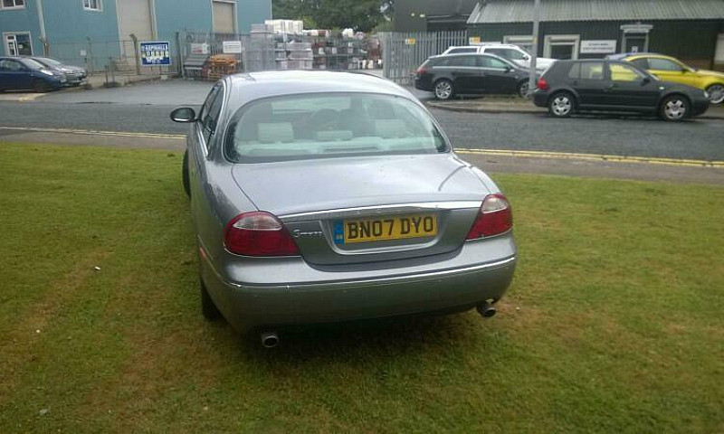 2007 Jaguar S-Type 2...
