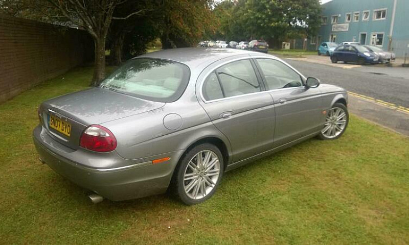 2007 Jaguar S-Type 2...
