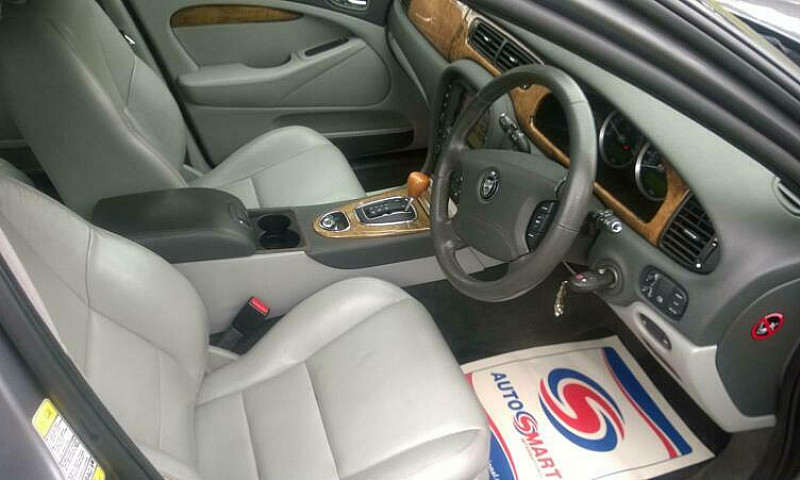 2007 Jaguar S-Type 2...