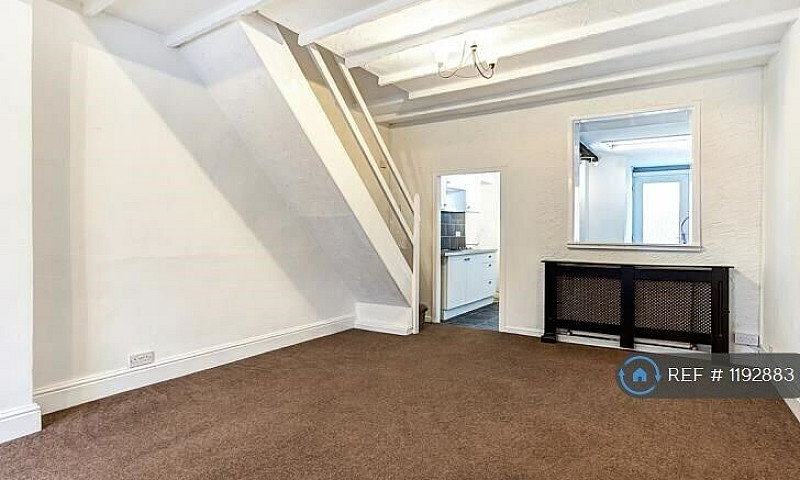 2 Bedroom House In P...