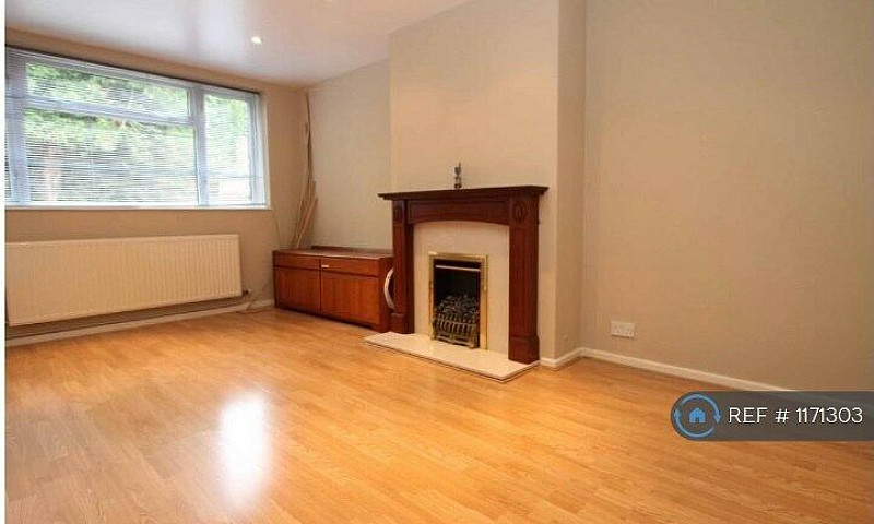 2 Bedroom Flat In Ll...