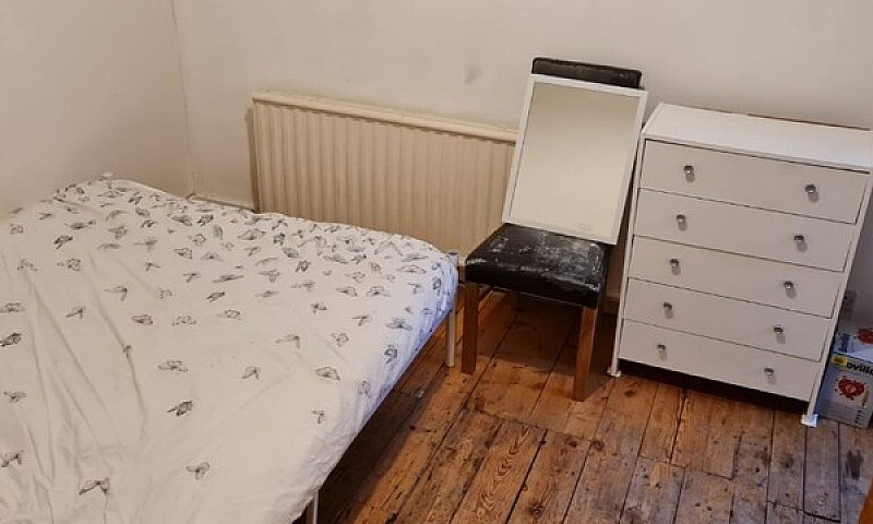 Spacious 5 Bedroom H...