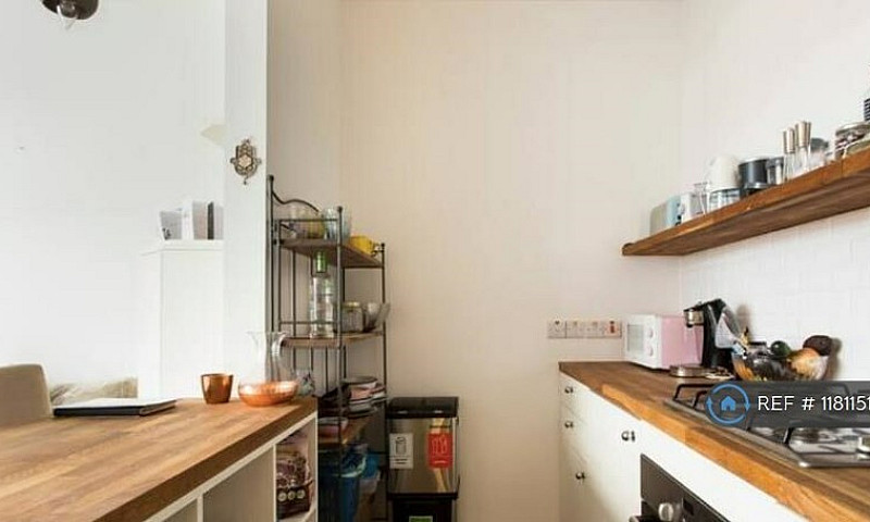 Studio Flat In Stran...