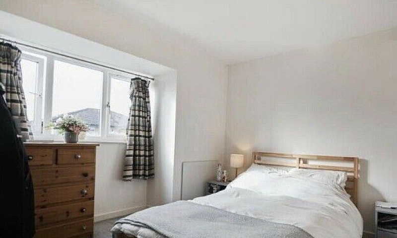 Immaculate 1 Bedroom...