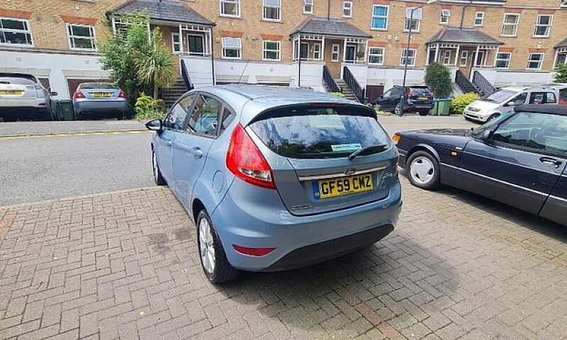 2010 Ford Fiesta Zet...
