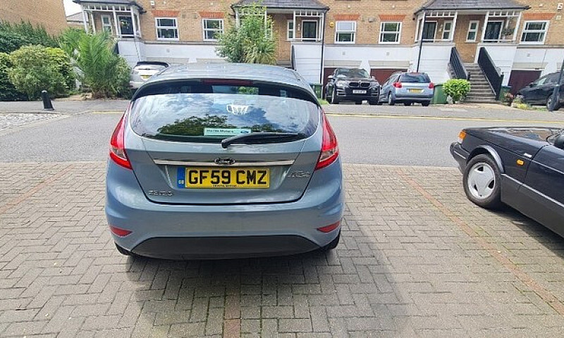 2010 Ford Fiesta Zet...
