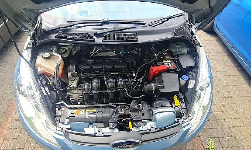2010 Ford Fiesta Zet...