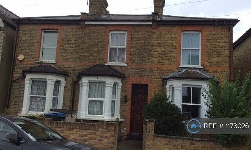 2 Bedroom House In G...
