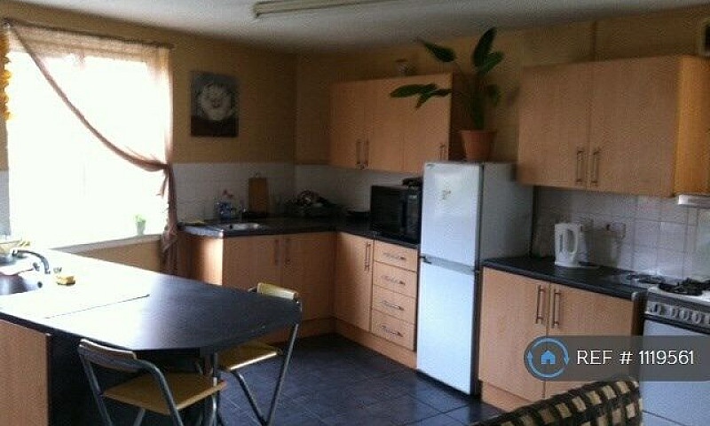 1 Bedroom In Vandyke...