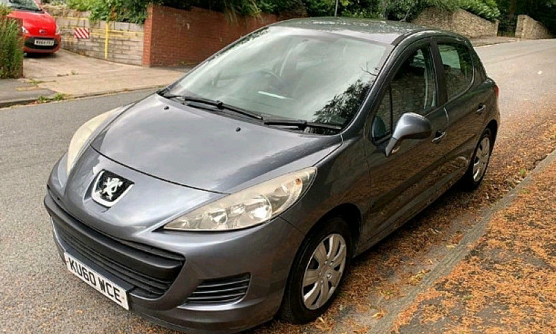 Peugeot 207 1.4 Petr...