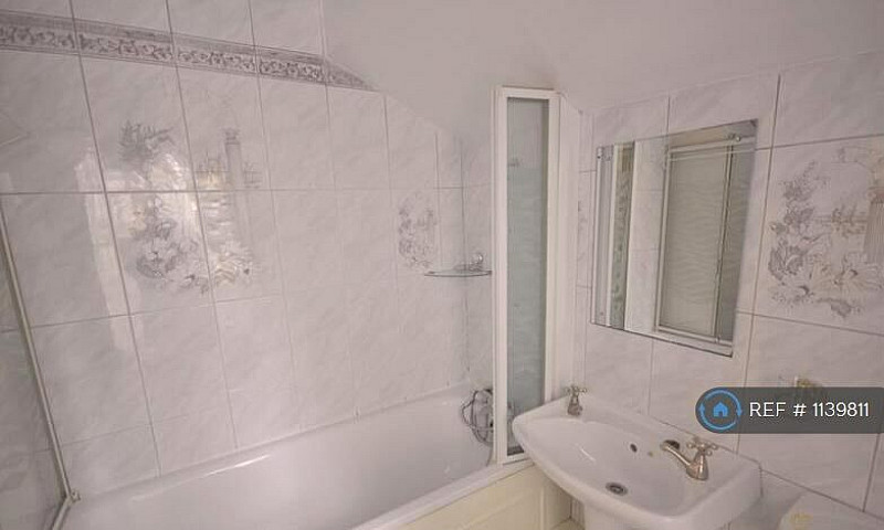 Studio Flat In Glouc...