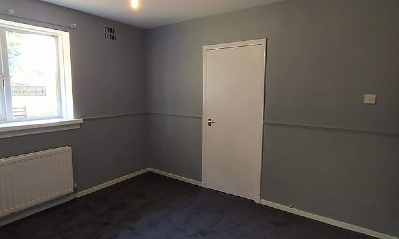 2 Bedrooms Flat To R...