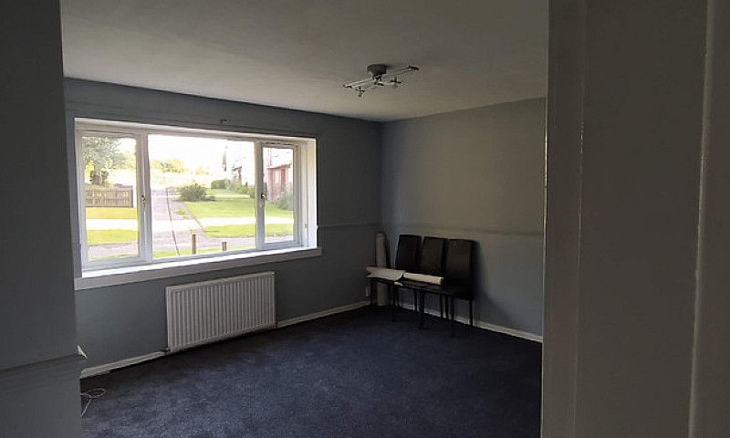 2 Bedrooms Flat To R...