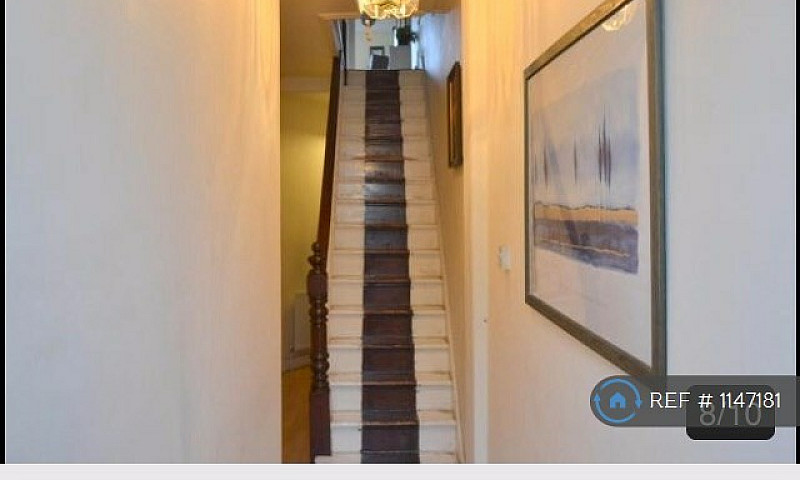 2 Bedroom House In M...
