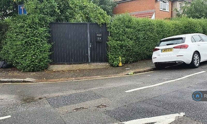 3 Bedroom House In B...