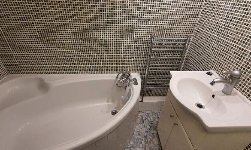 One Bedroom Flat ** ...