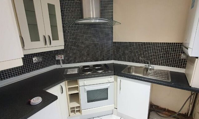 One Bedroom Flat ** ...
