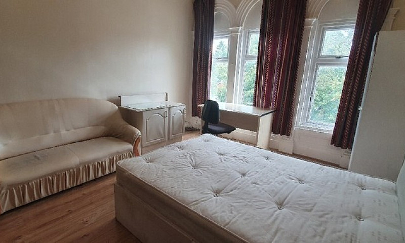 7 Bed House 3 Baths,...