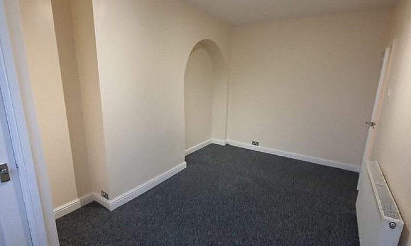 One Bedroom Flat ** ...