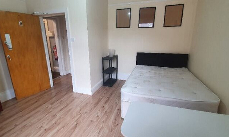 7 Bed House 3 Baths,...