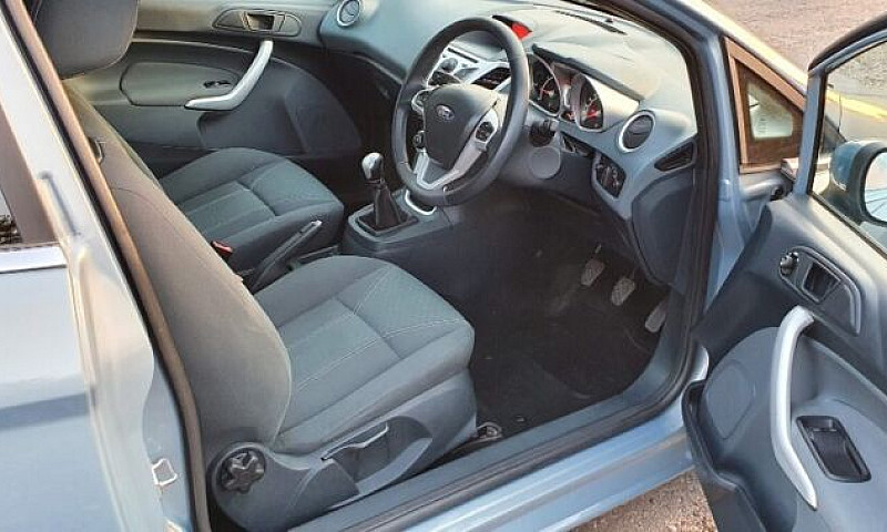 Ford Fiesta 1.4 Tita...