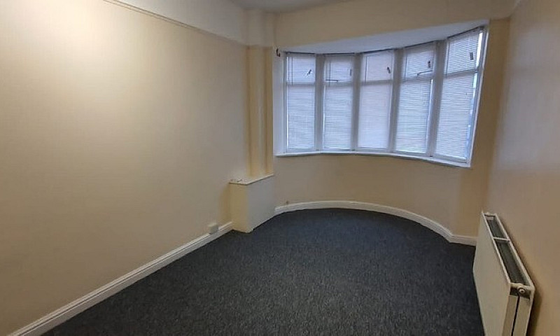 One Bedroom Flat ** ...
