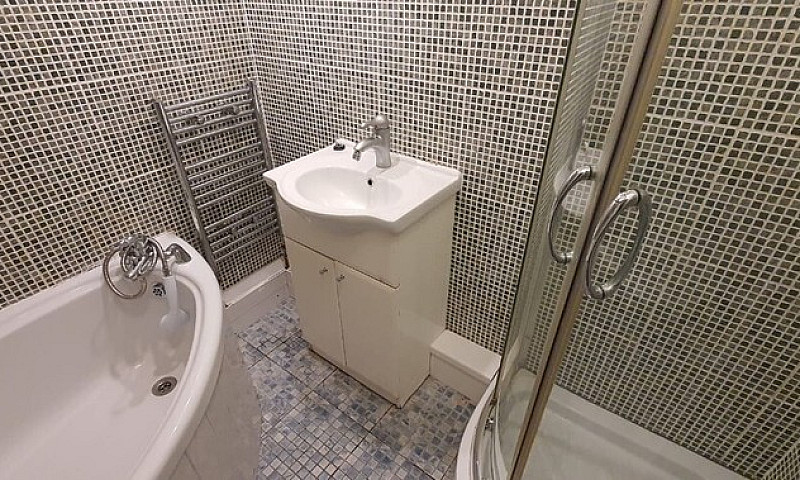 One Bedroom Flat ** ...