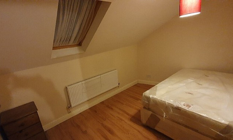 Modern 1 Bedroom Fla...