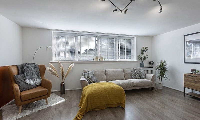 3 Bed Maisonette For...