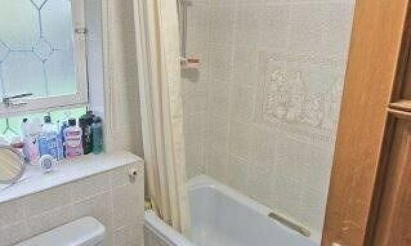 4 Bedroom House In W...