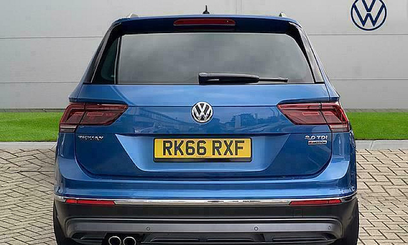 2016 Volkswagen Tigu...