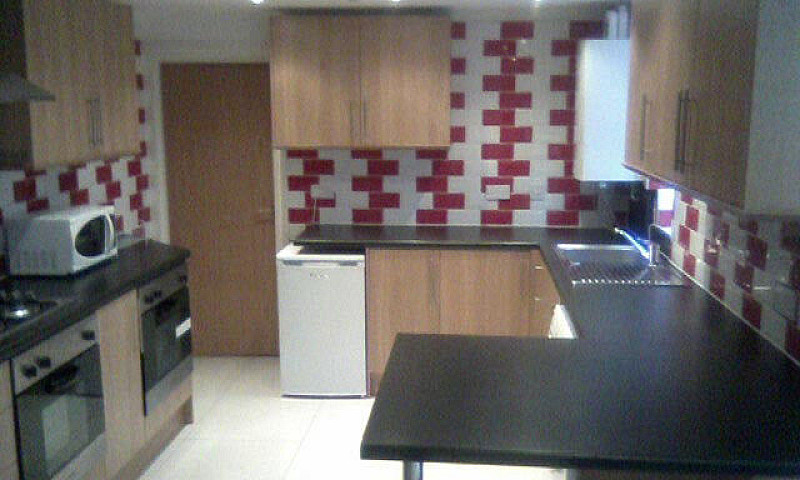 6 Bedroom Student Fl...